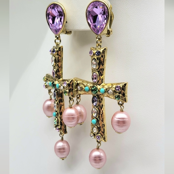 SOLD-Heidi Daus Swarovski Crystal and Glass Pearl Cross Statement Earrings Clip - Picture 6 of 12